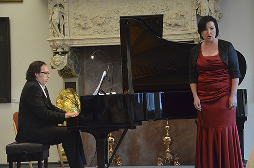 "Mezzosopranistin Susanna Frank und Hedayet Djeddikar. Foto: Guballa"